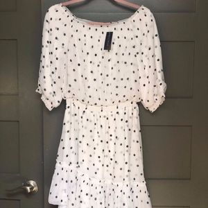 Perfect off-the-shoulder brunch dress